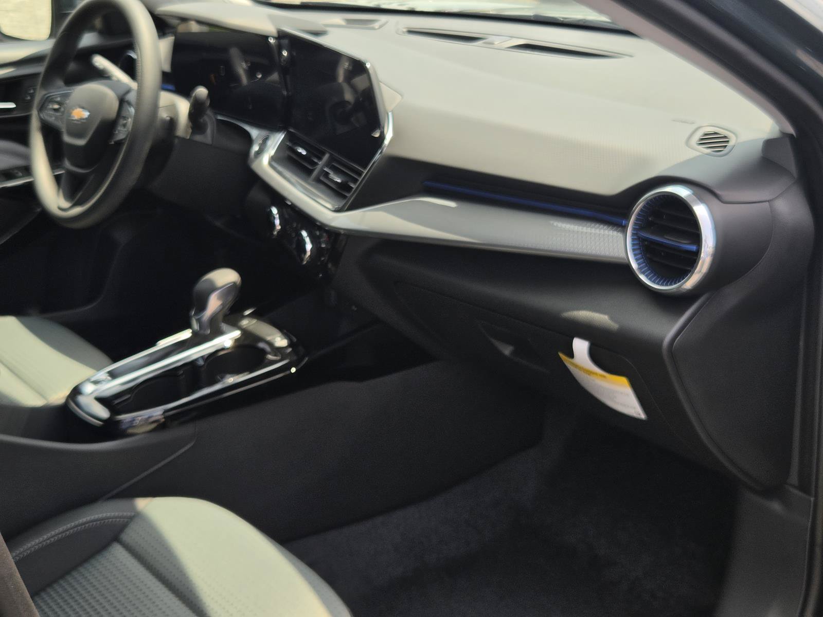 New 2026 Chevrolet Trax LT FWD image 9
