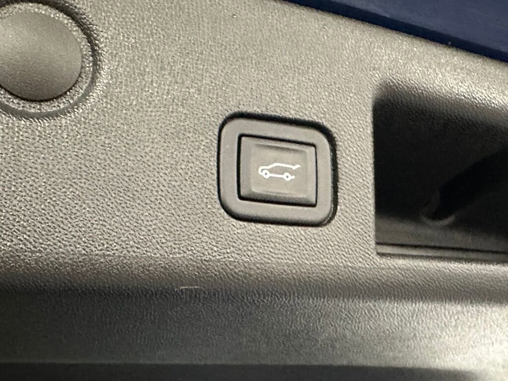 Used 2023 Chevrolet Equinox LT image 21