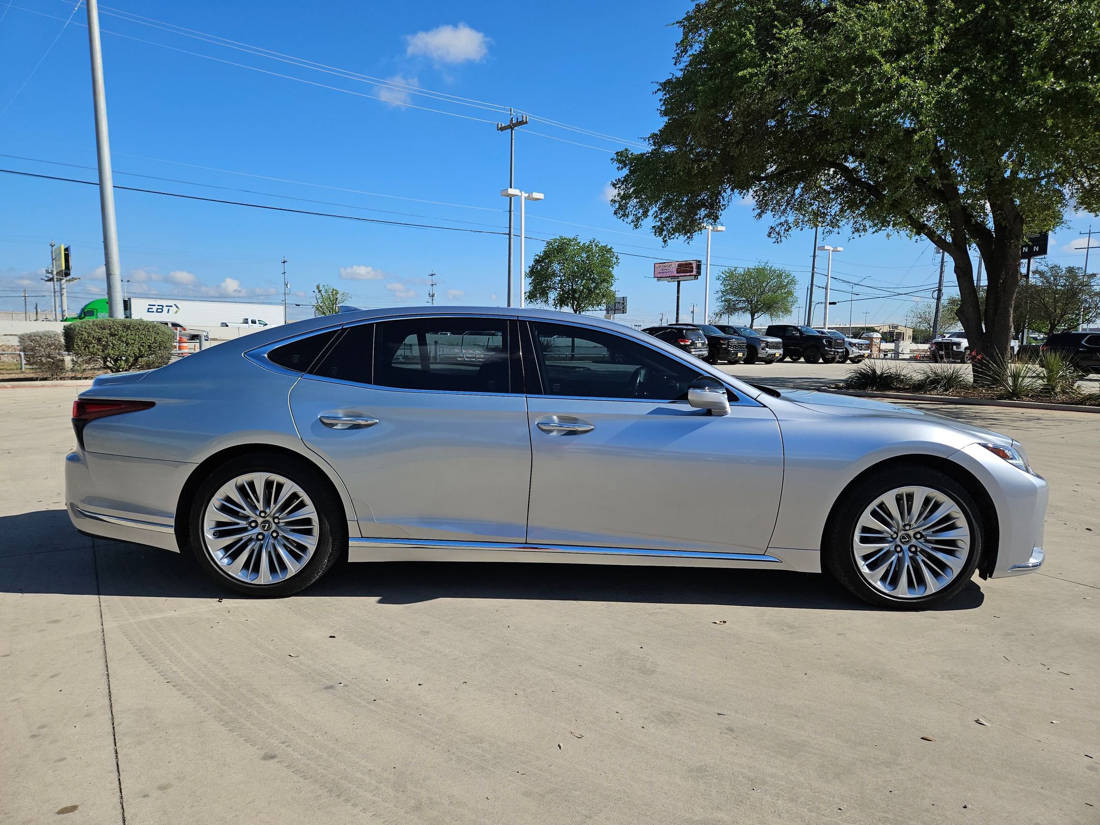 Used 2021 Lexus LS 500 image 2