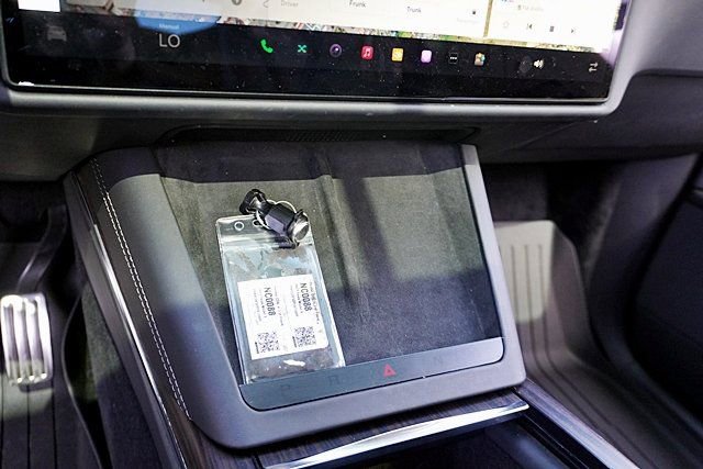 Used 2023 Tesla Model X AWD/4WD image 34