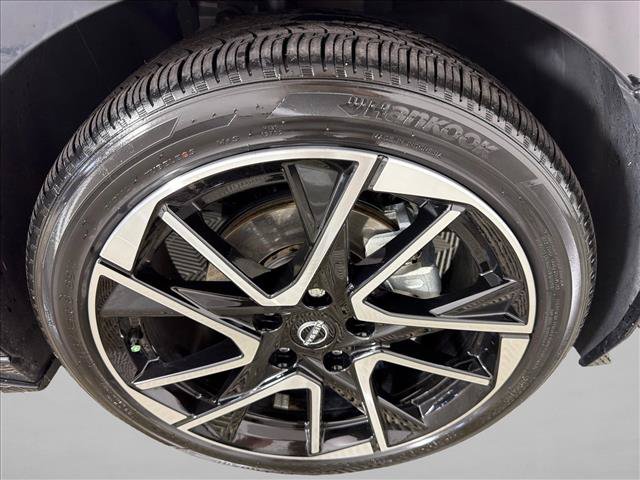 Used 2025 Nissan Sentra SR FWD image 12
