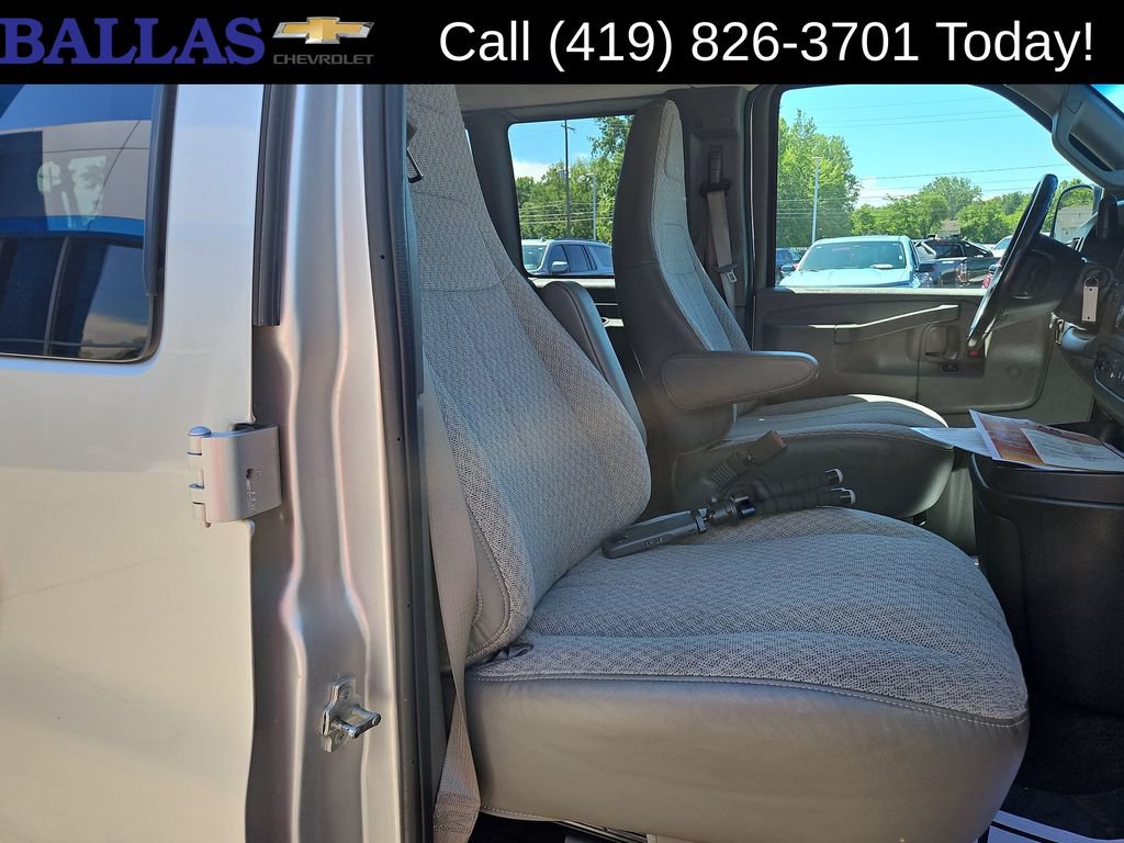Certified 2018 Chevrolet Express 3500 LT w/ LT Preferred Equipment Group RWD image 28