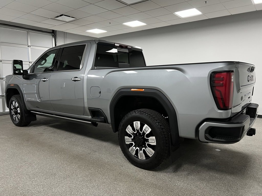 Used 2024 GMC Sierra 2500 Denali w/ Denali Reserve Package image 9