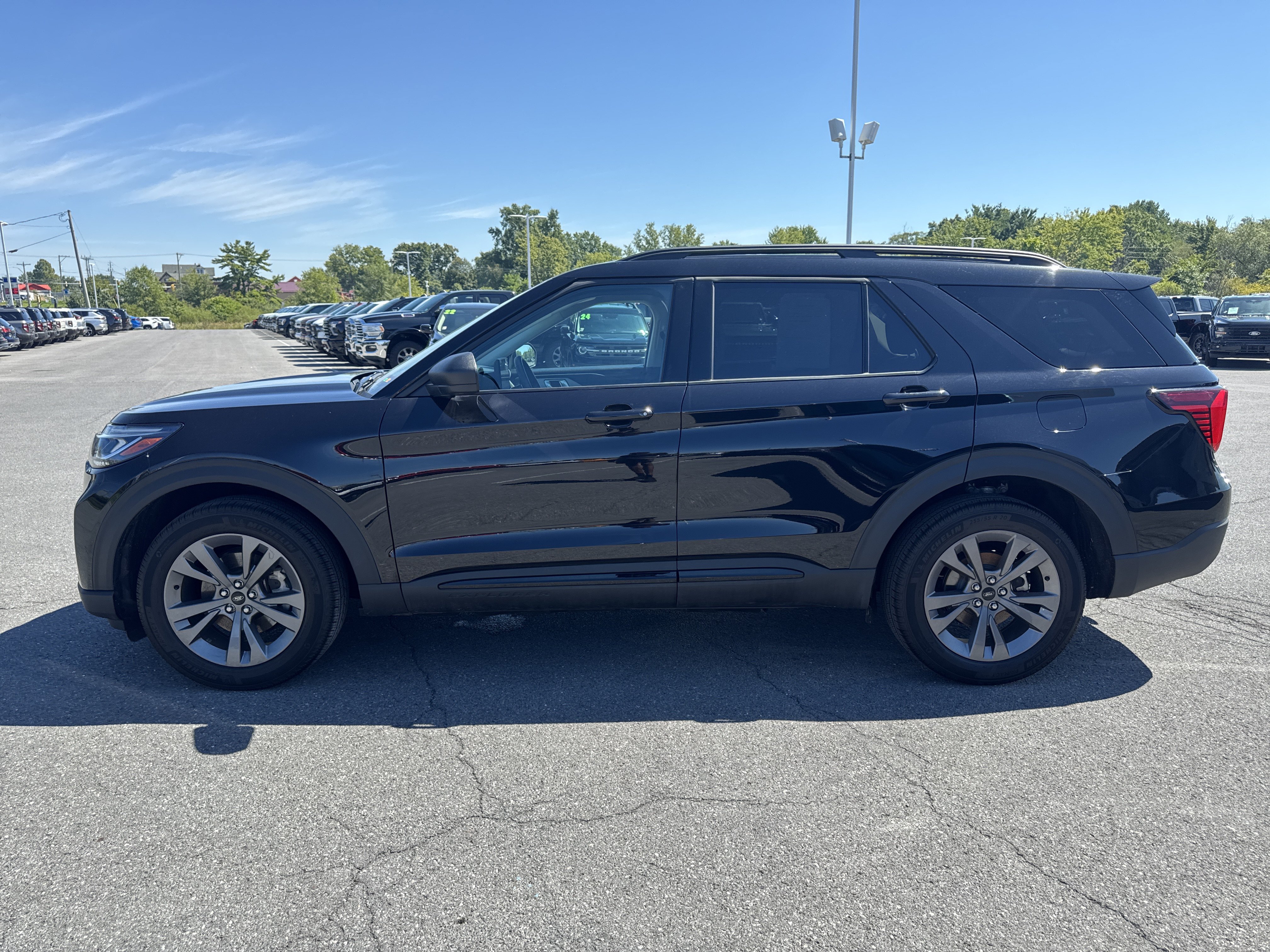 Used 2026 Ford Explorer Active w/ Active Comfort Package AWD/4WD image 7