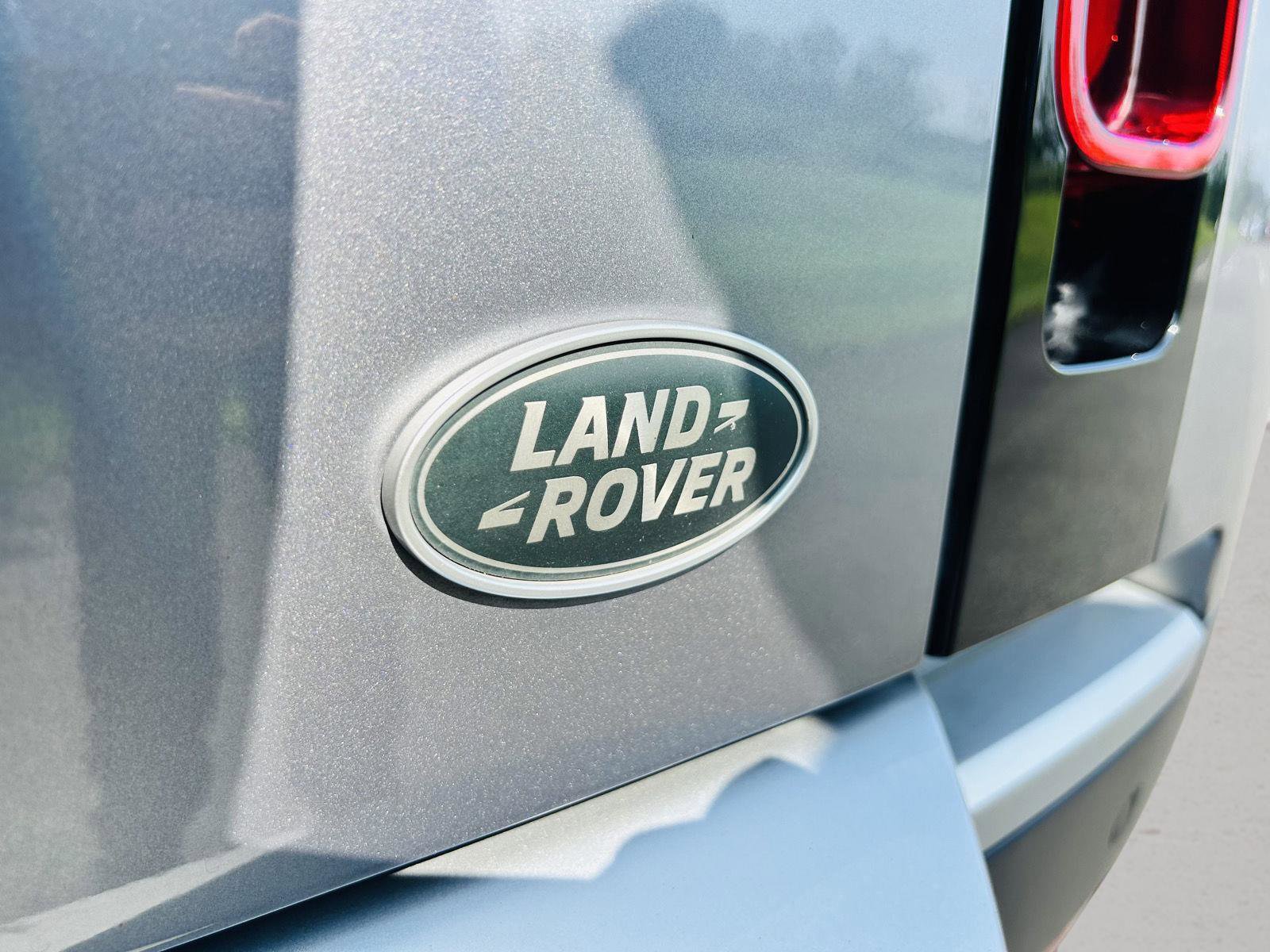 Used 2020 Land Rover Defender 110 HSE image 28