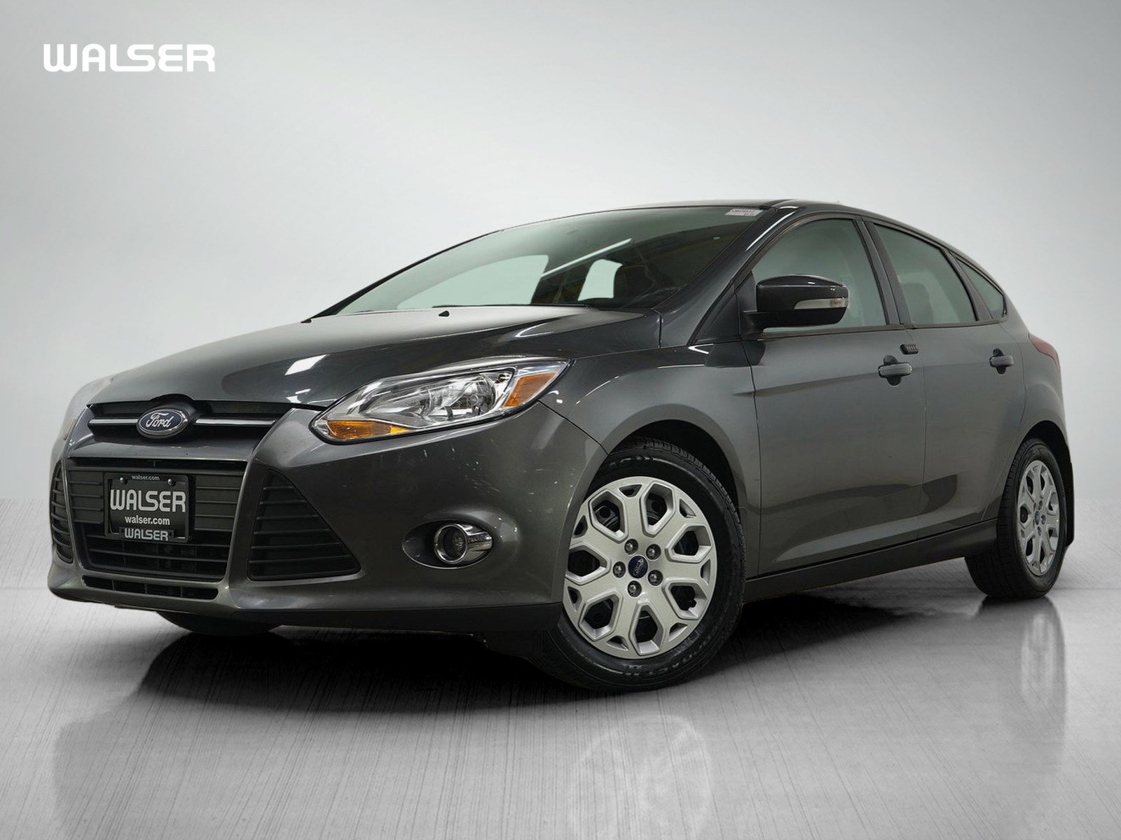 Used 2012 Ford Focus SE w/ SE Winter Pkg image 1