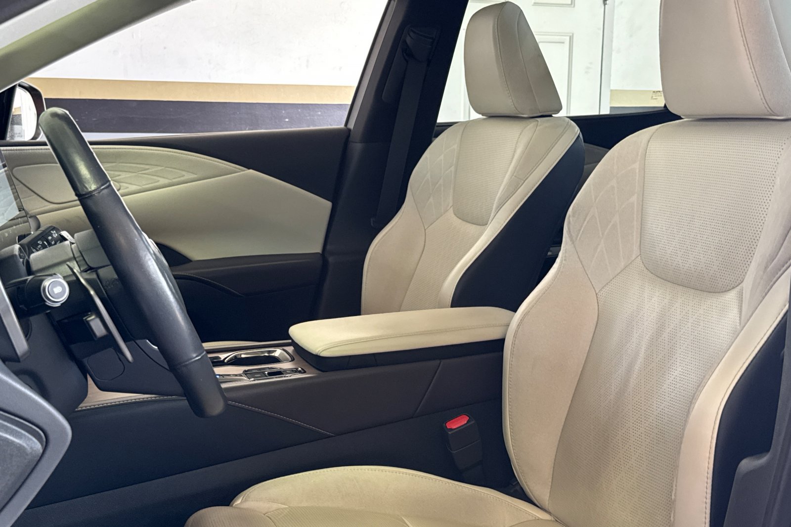 Used 2023 Lexus RX 350 AWD w/ Accessory Package (Z1) image 21