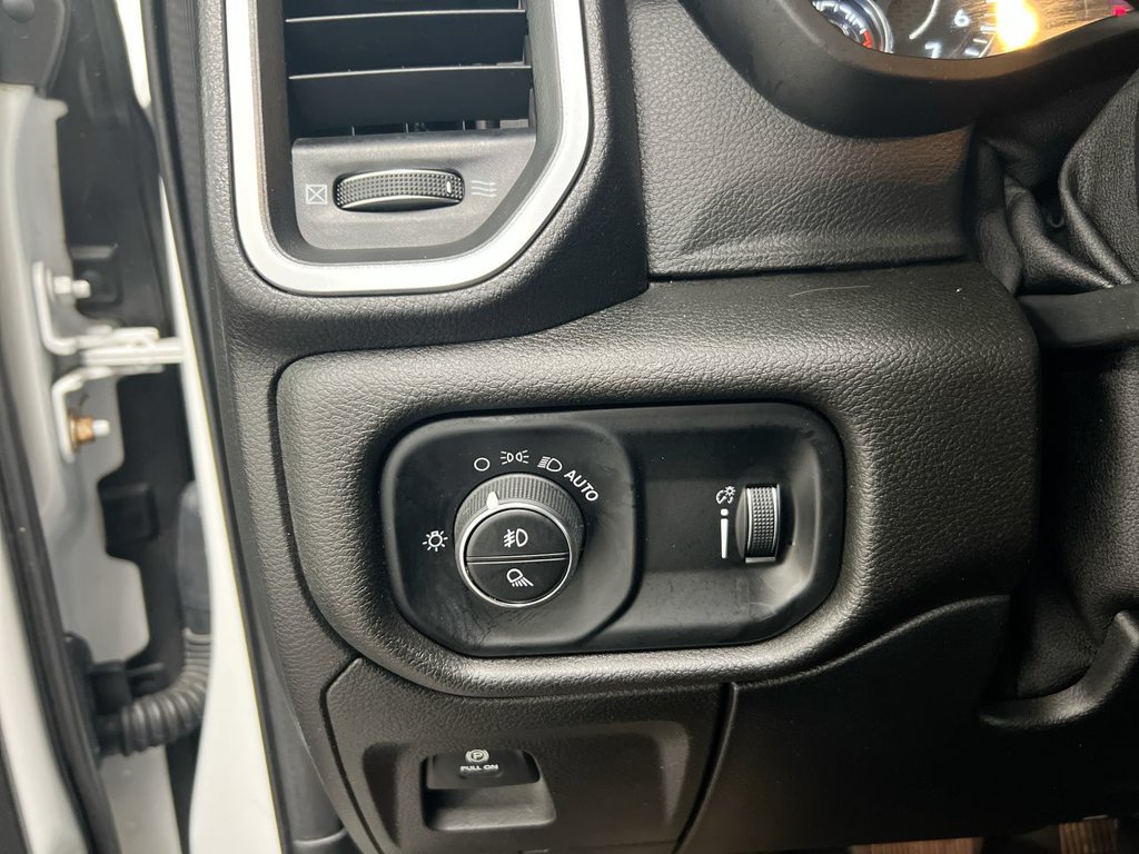 Used 2020 RAM 1500 Big Horn AWD/4WD image 18