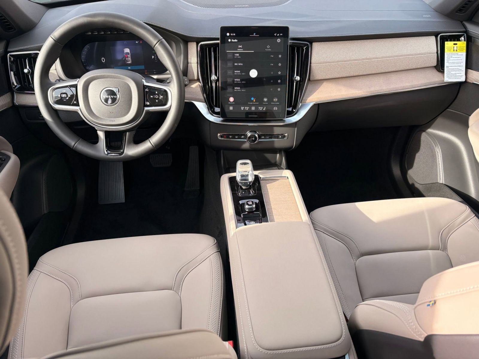 New 2026 Volvo XC90 T8 Plus w/ Protection Package Premier image 16