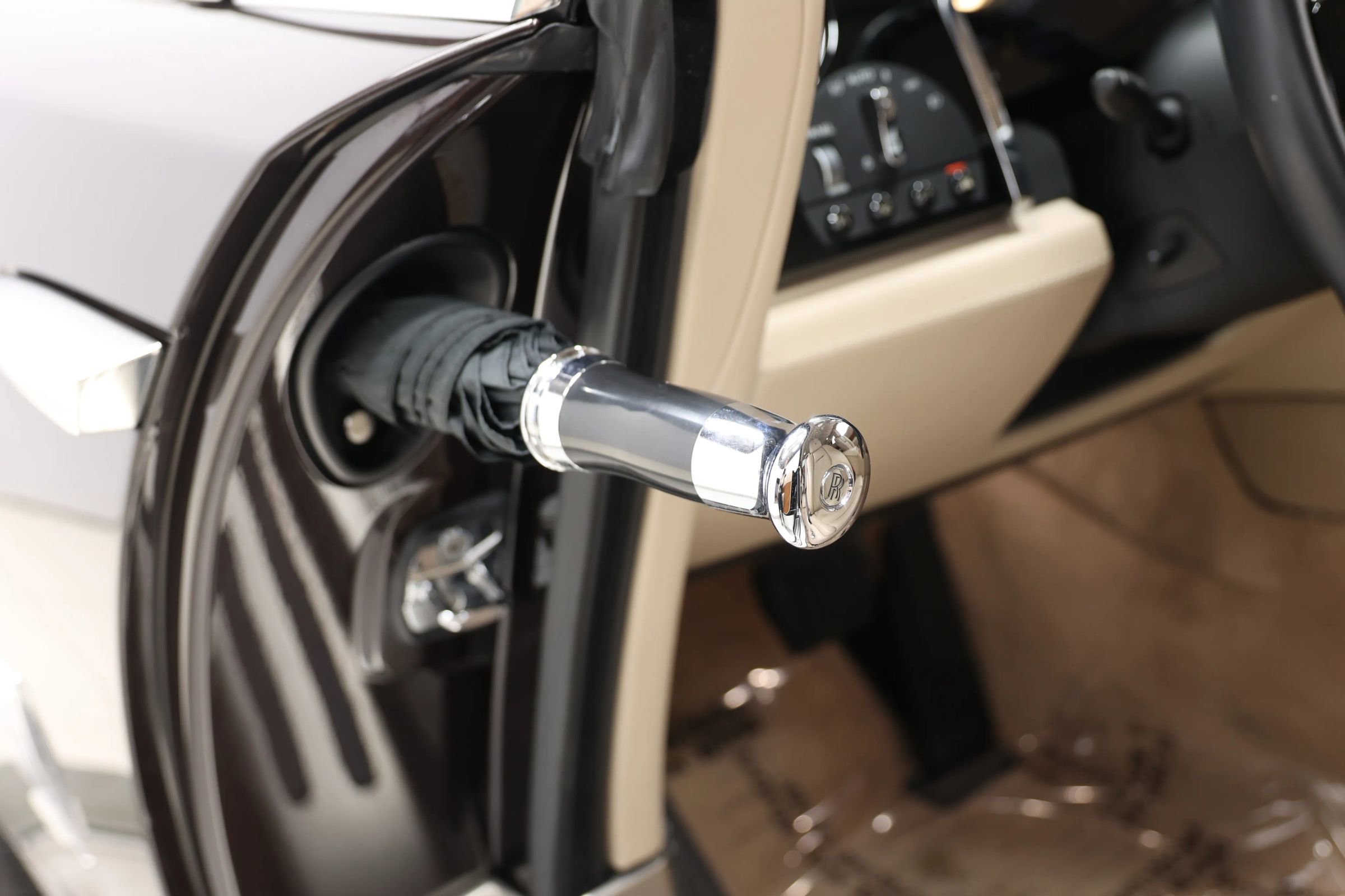 Used 2014 Rolls-Royce Wraith image 21