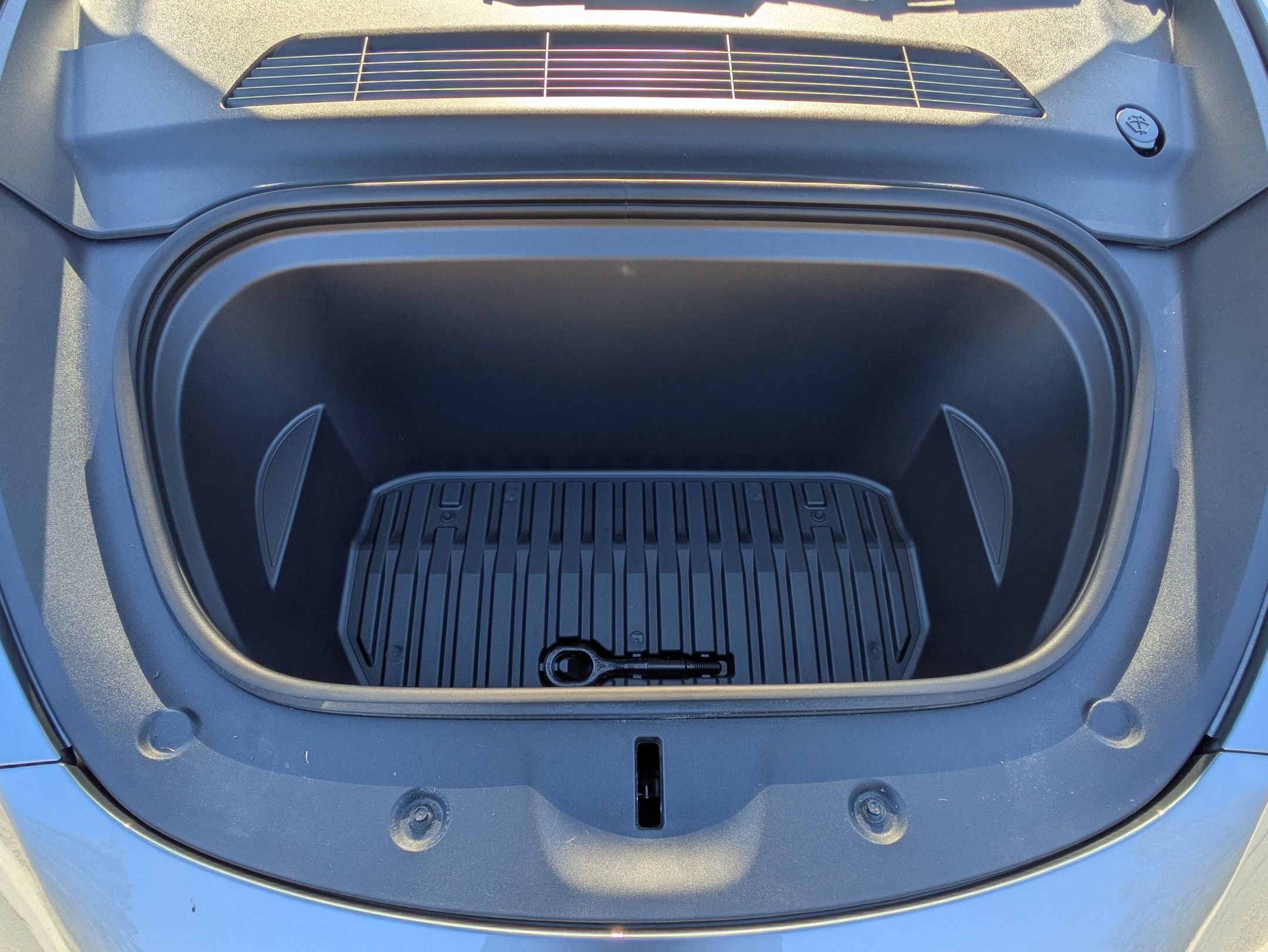 Used 2025 Tesla Model Y Long Range image 26