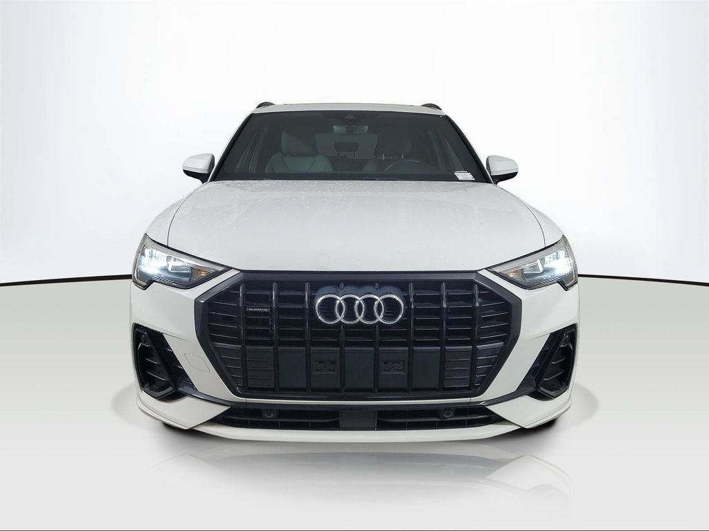 Used 2021 Audi Q3 2.0T Premium w/ Convenience Package AWD/4WD image 2