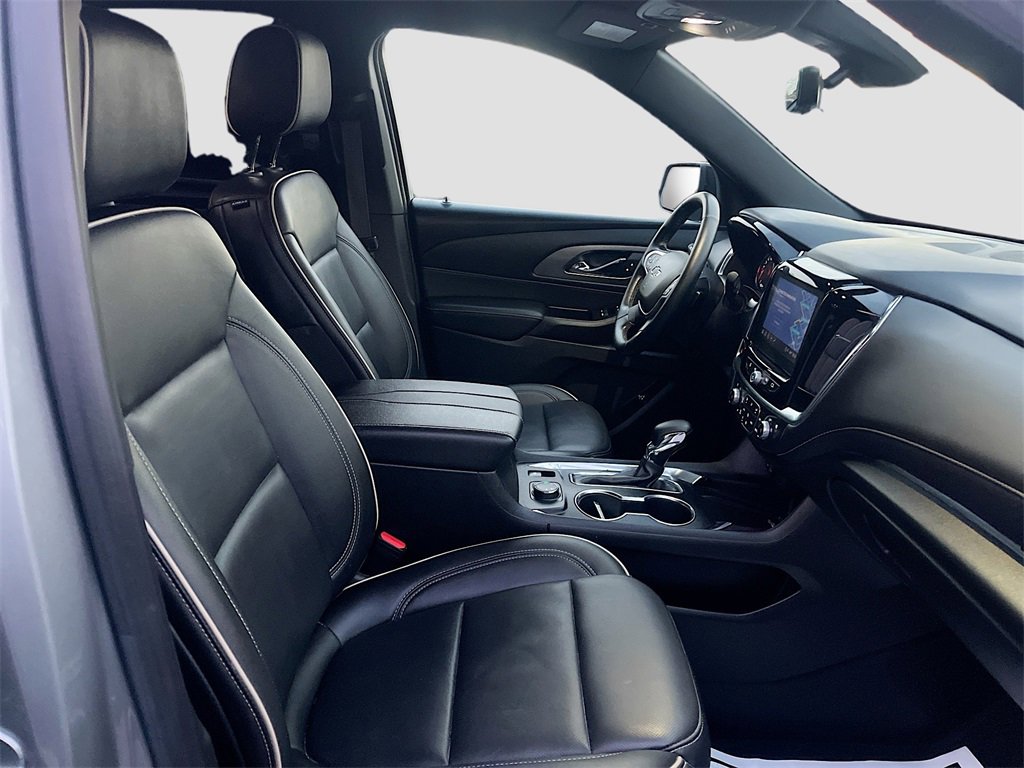Used 2023 Chevrolet Traverse Premier w/ Redline Edition image 31