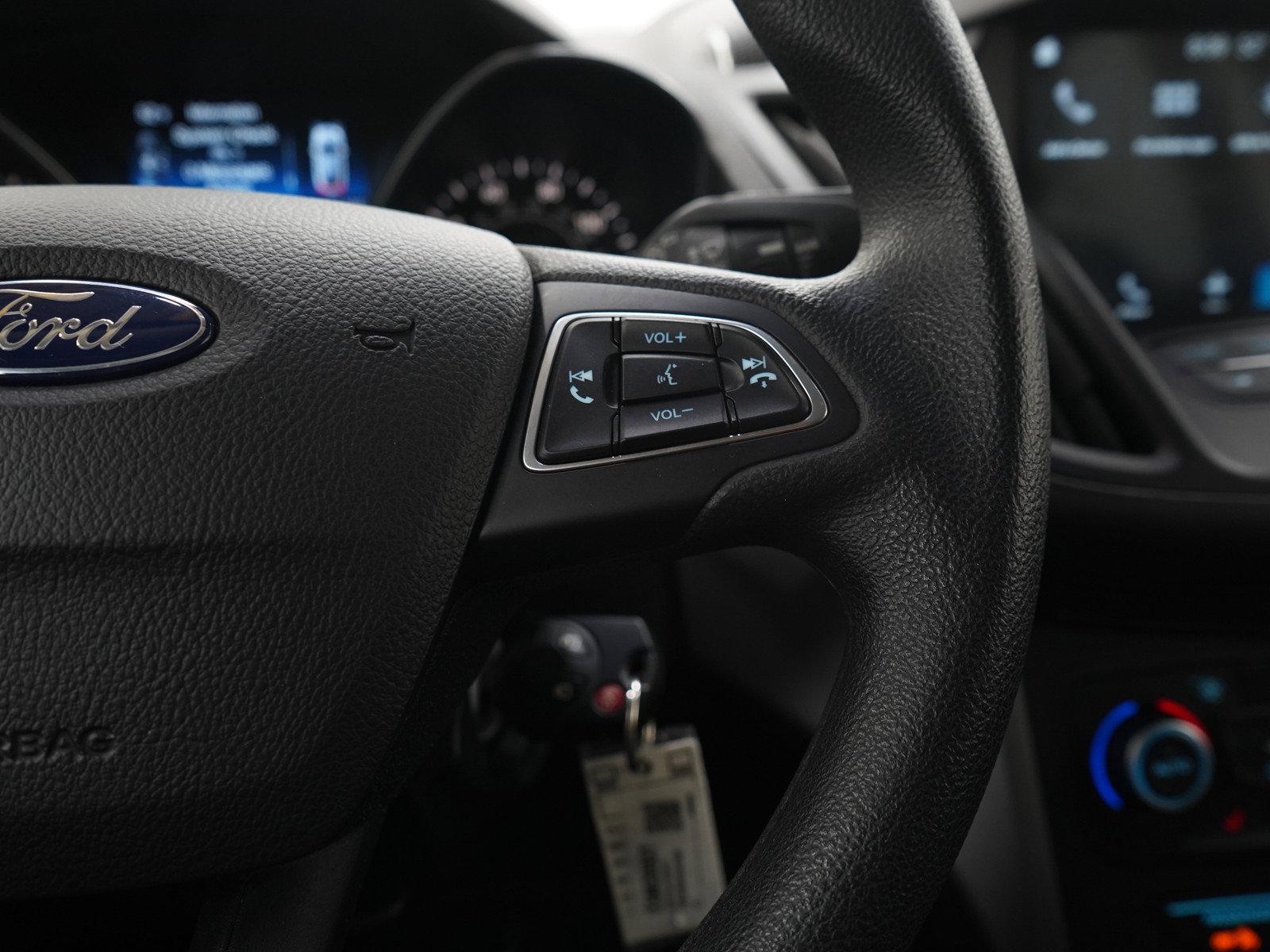 Used 2018 Ford Escape SE w/ SE Sync 3 Package AWD/4WD image 25