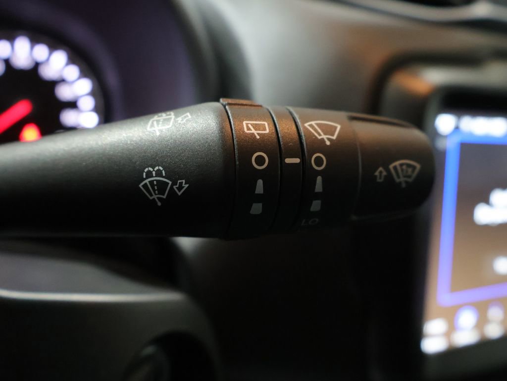 Used 2023 Jeep Renegade Latitude AWD/4WD image 42