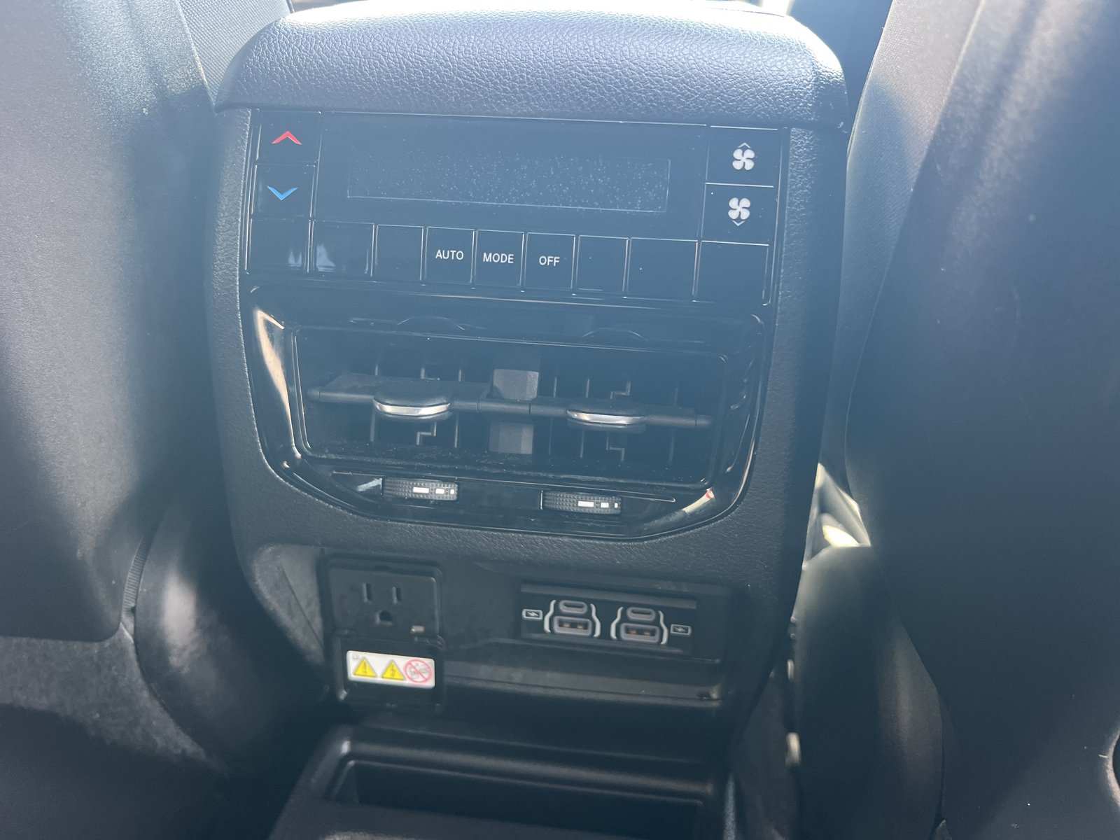 Used 2023 Jeep Grand Cherokee L Laredo AWD/4WD image 33