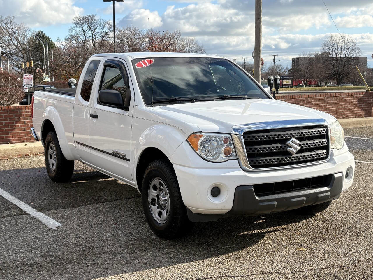 Used 2011 Suzuki Equator 2WD Extended Cab image 3