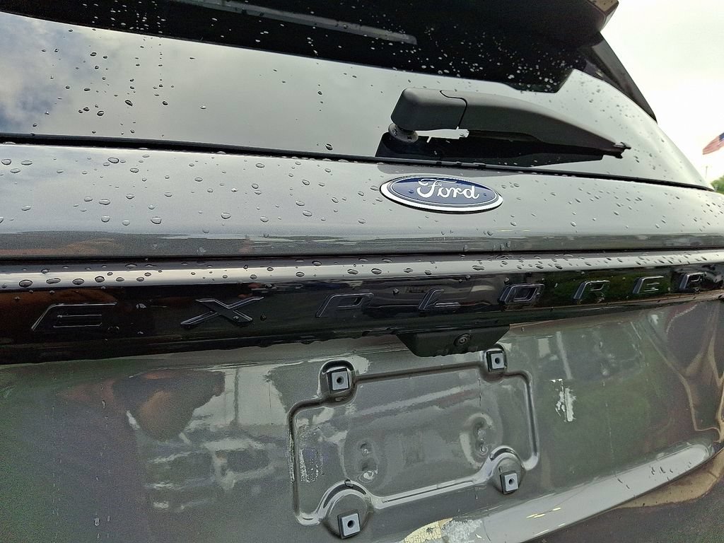 Used 2025 Ford Explorer ST-Line w/ ST-Line Street Pack AWD/4WD image 33