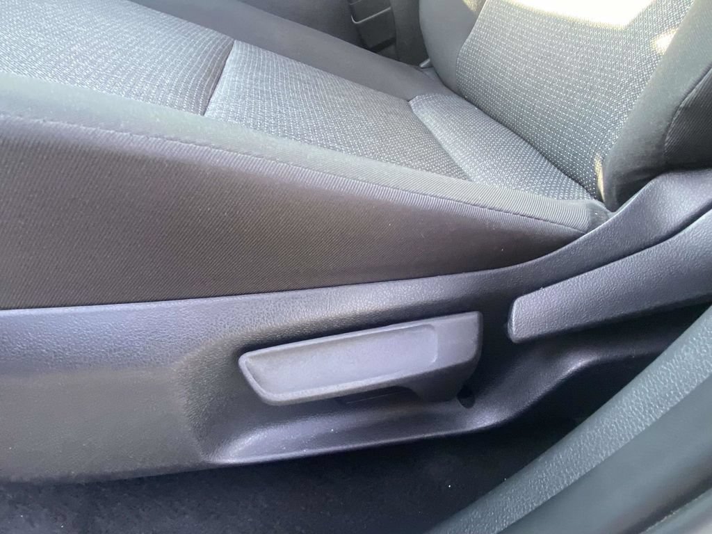 Used 2026 Toyota RAV4 LE AWD/4WD image 18