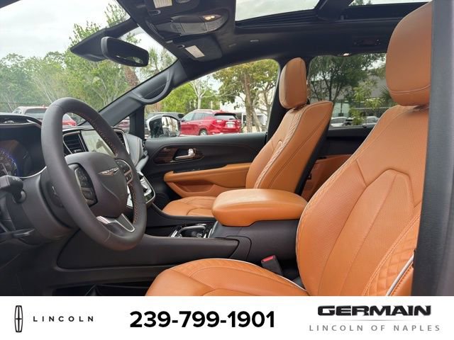 Used 2023 Chrysler Pacifica Pinnacle image 14