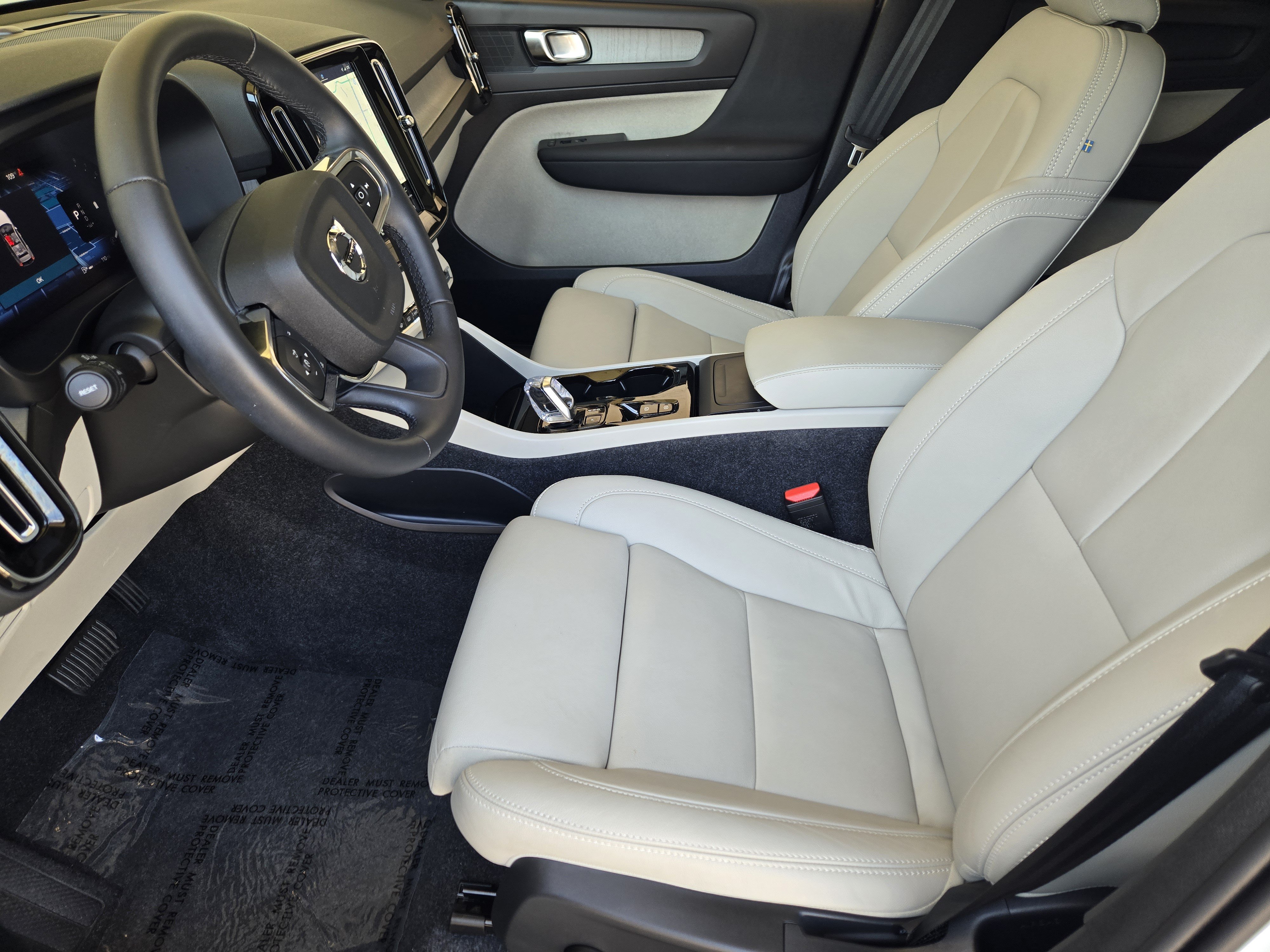 Used 2022 Volvo XC60 B5 Inscription w/ Advanced Package FWD image 11