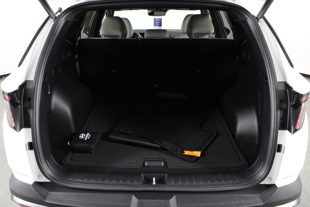 Certified 2025 Hyundai Tucson Limited FWD image 18