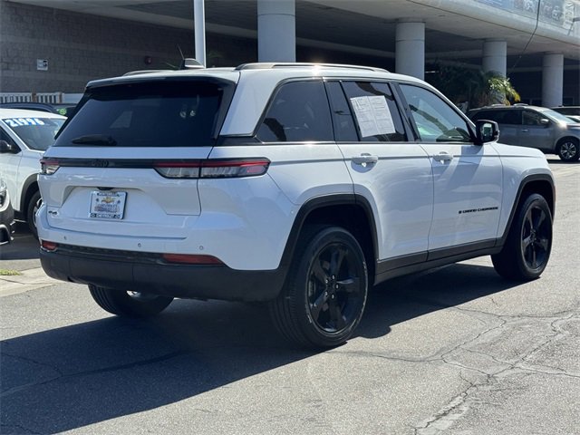 Used 2023 Jeep Grand Cherokee Altitude image 4