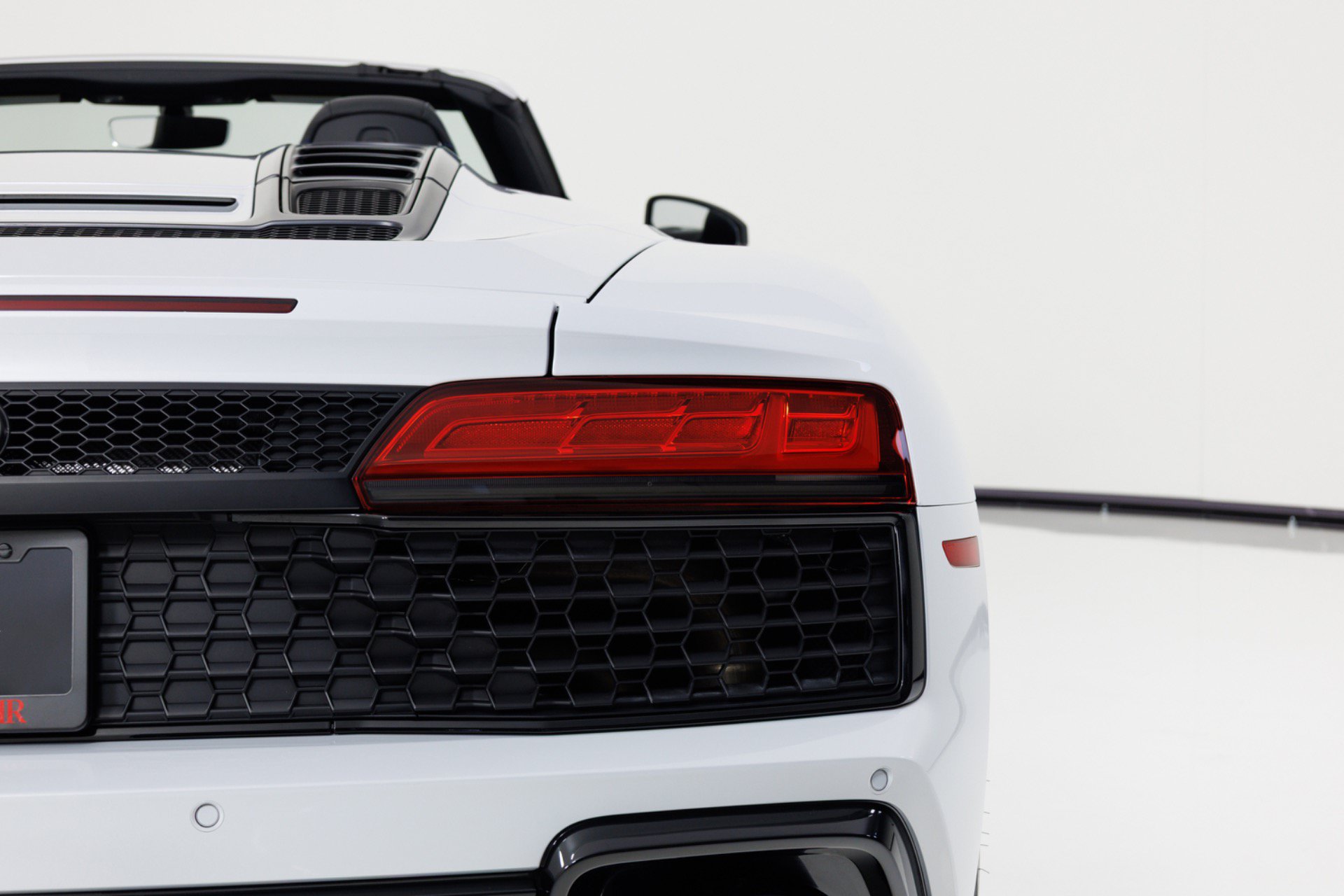 Used 2022 Audi R8 V10 w/ Premium Package RWD image 73