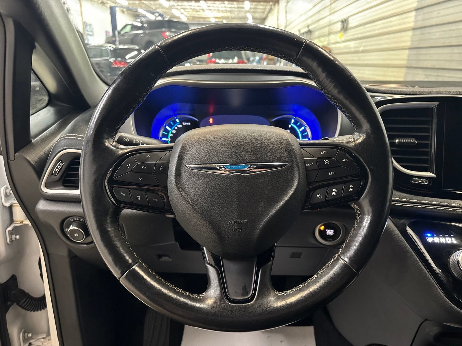 Used 2021 Chrysler Pacifica Touring-L w/ S Appearance Package FWD image 15