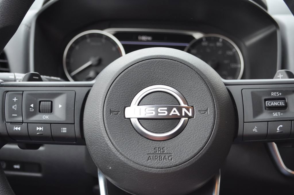 Used 2024 Nissan Rogue SV image 18