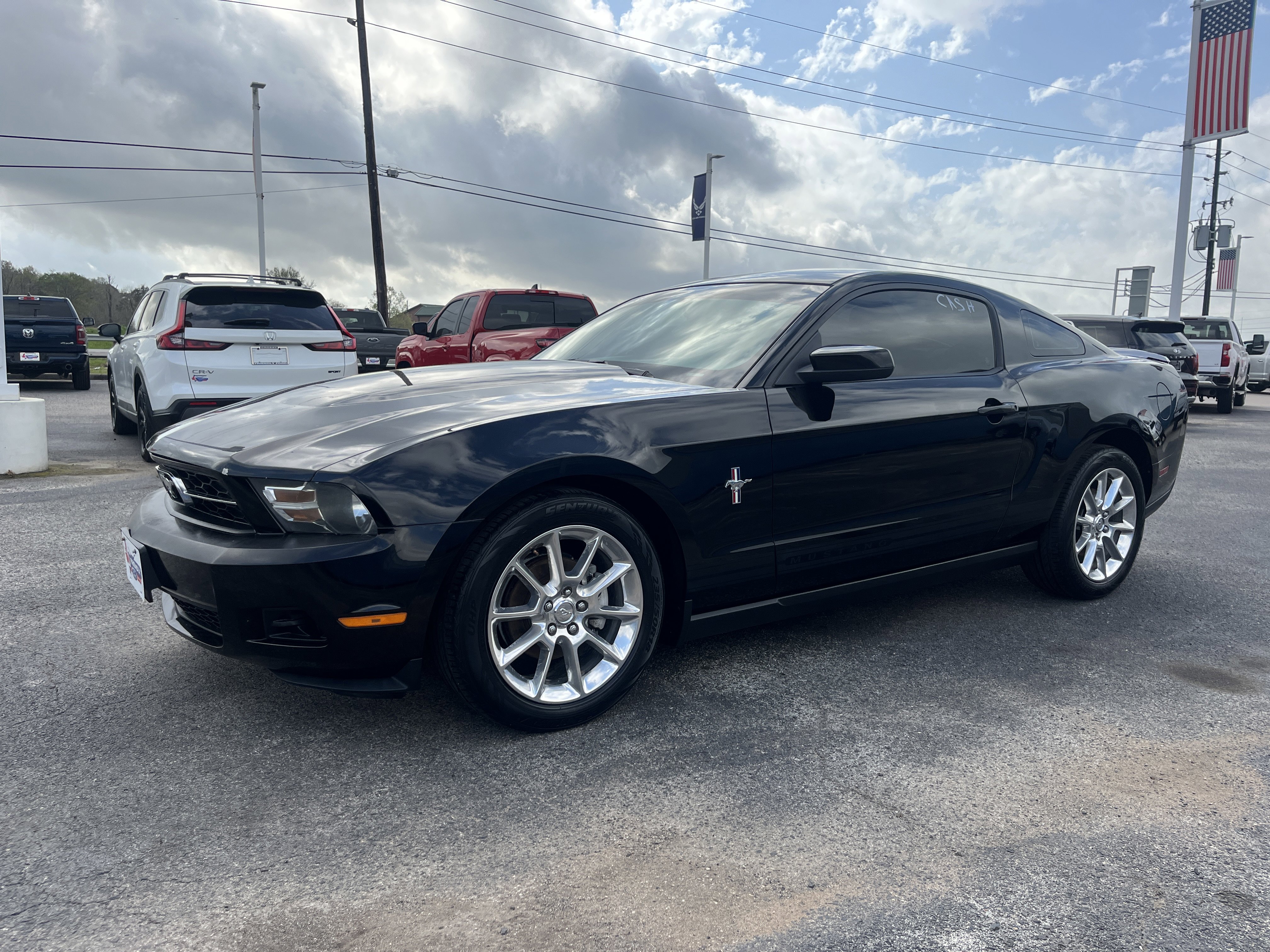 Used 2010 Ford Mustang Premium image 5