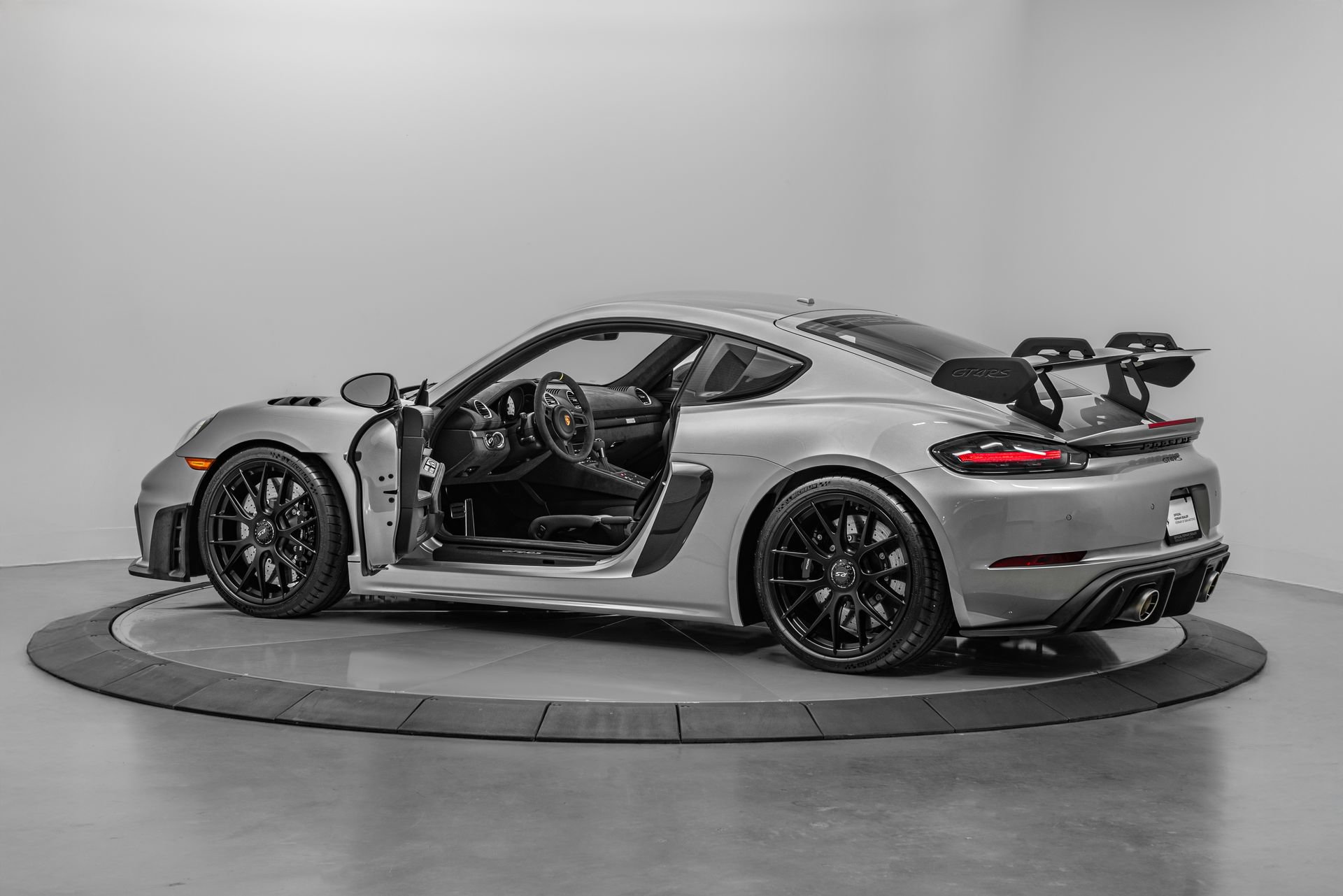 Used 2023 Porsche 718 Cayman GT4 RS RWD image 2