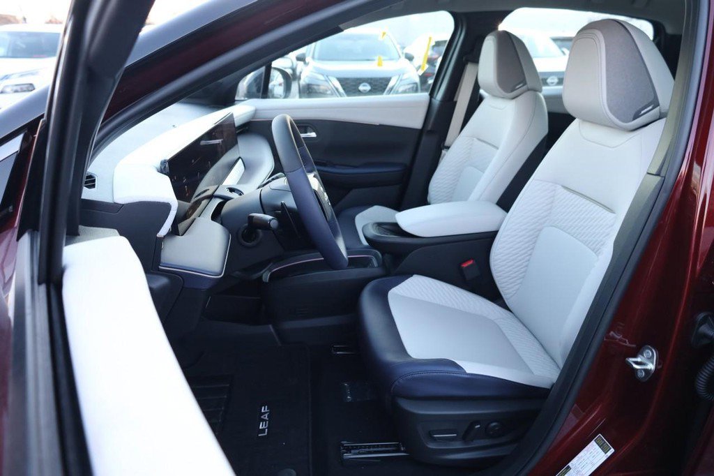 New 2026 Nissan Leaf Platinum+ w/ Cargo Package (Platinum+) image 10