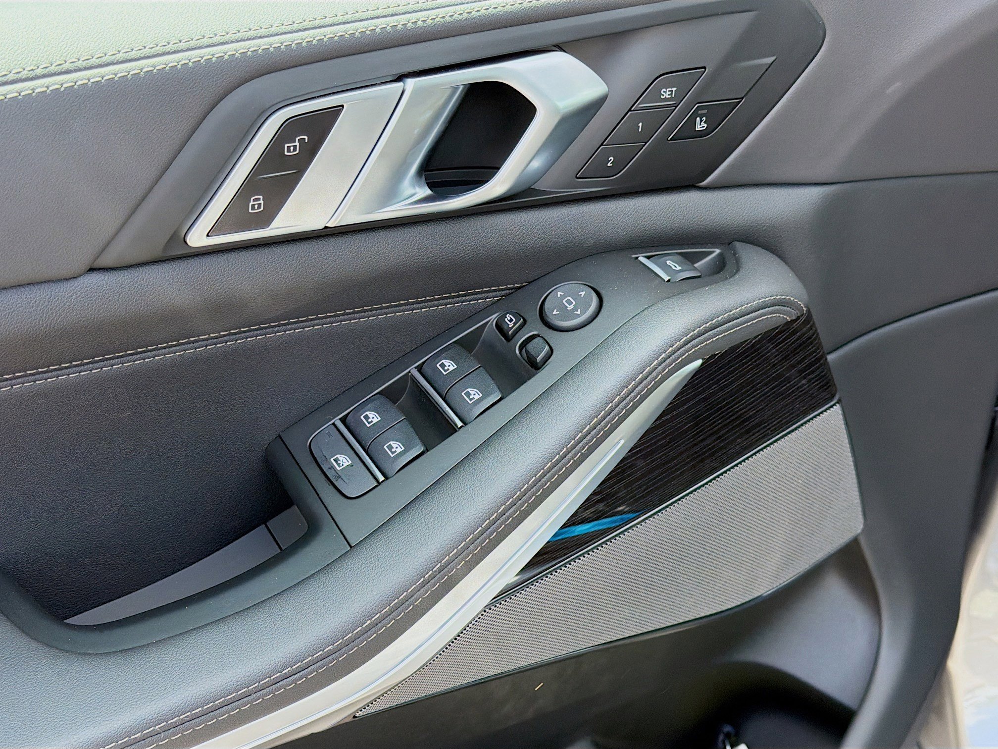 New 2026 BMW X5 xDrive40i w/ M Sport Package image 23