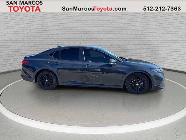 Used 2025 Toyota Camry SE image 4