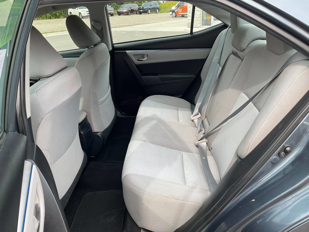 Used 2016 Toyota Corolla LE image 24