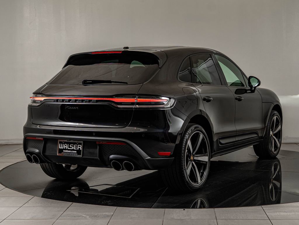 Certified 2025 Porsche Macan AWD/4WD image 8