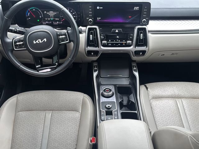 Used 2022 Kia Sorento EX w/ Panoramic Sunroof Package FWD image 19