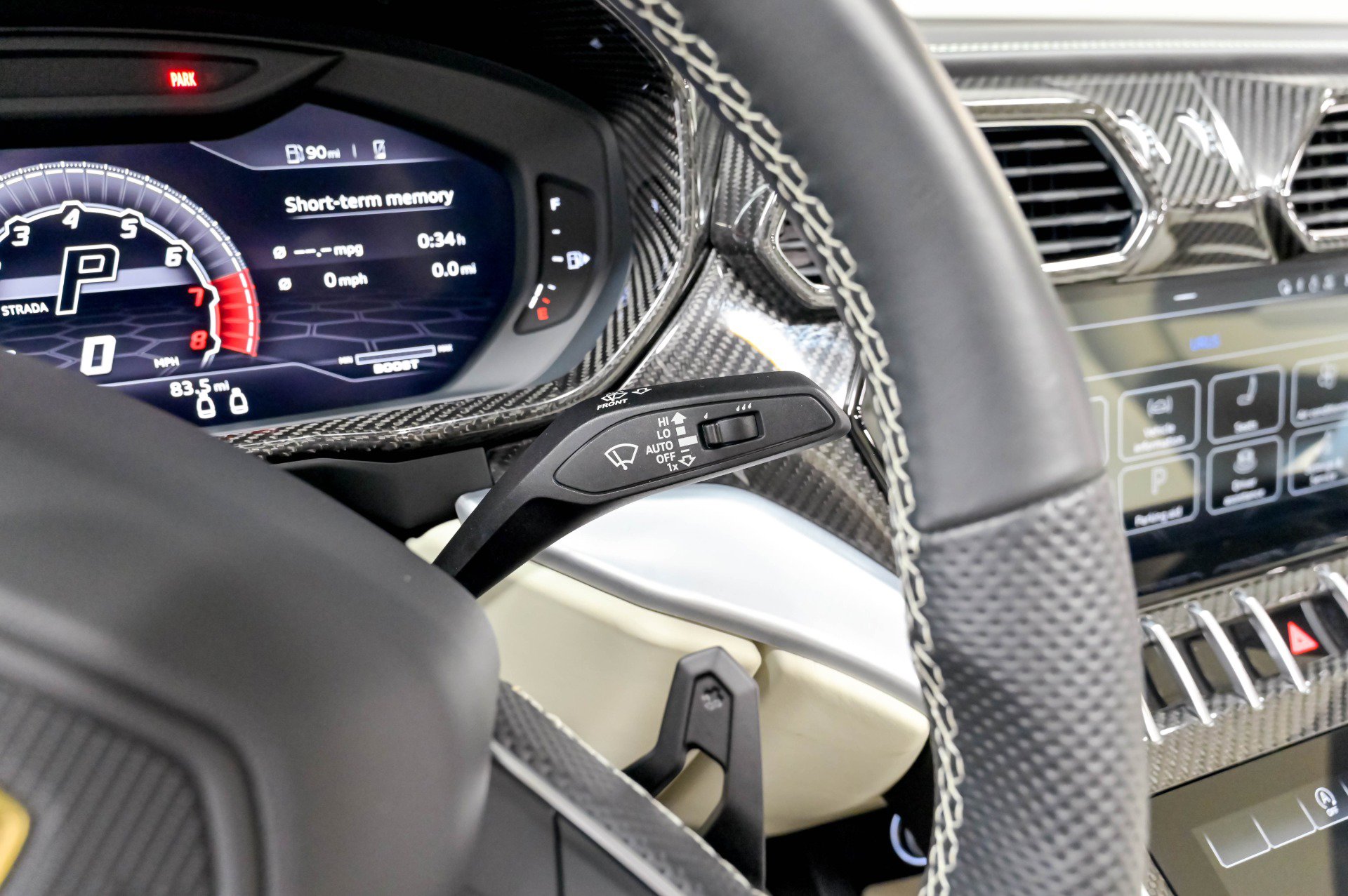 Used 2020 Lamborghini Urus AWD/4WD image 82