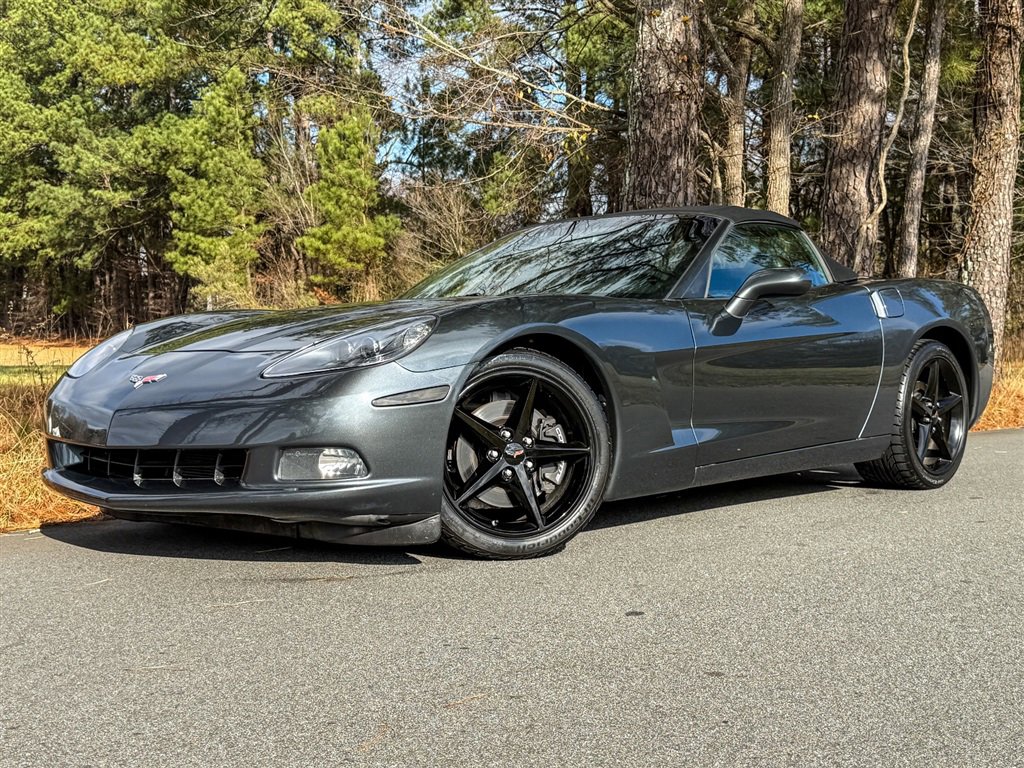 Used 2013 Chevrolet Corvette Convertible RWD image 2
