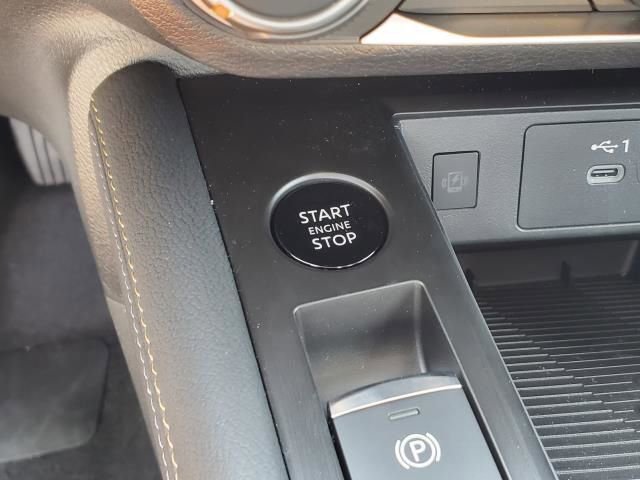 Used 2025 Nissan Kicks SV w/ SV Premium Package image 23