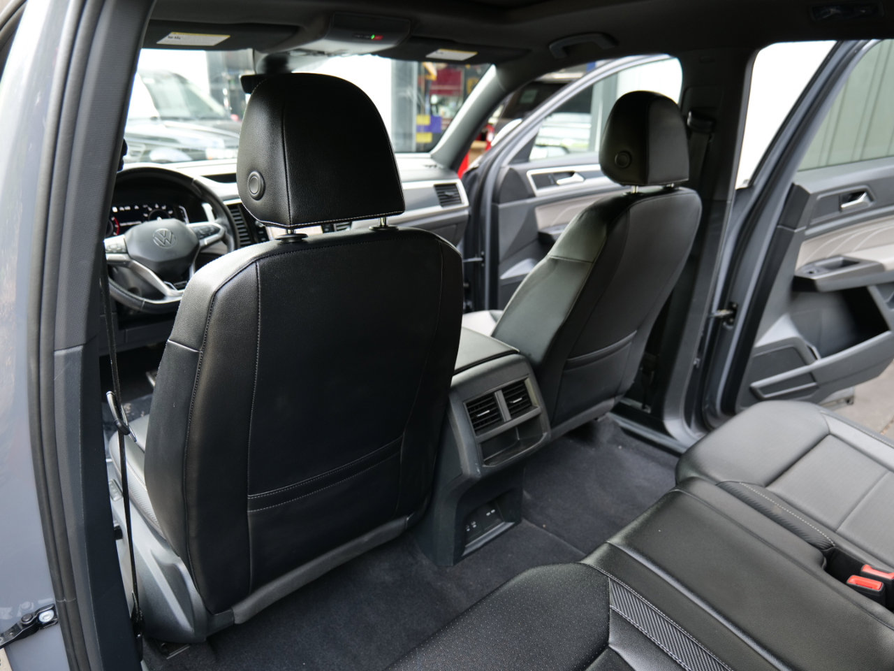 Used 2022 Volkswagen Atlas Cross Sport SEL R-Line image 50
