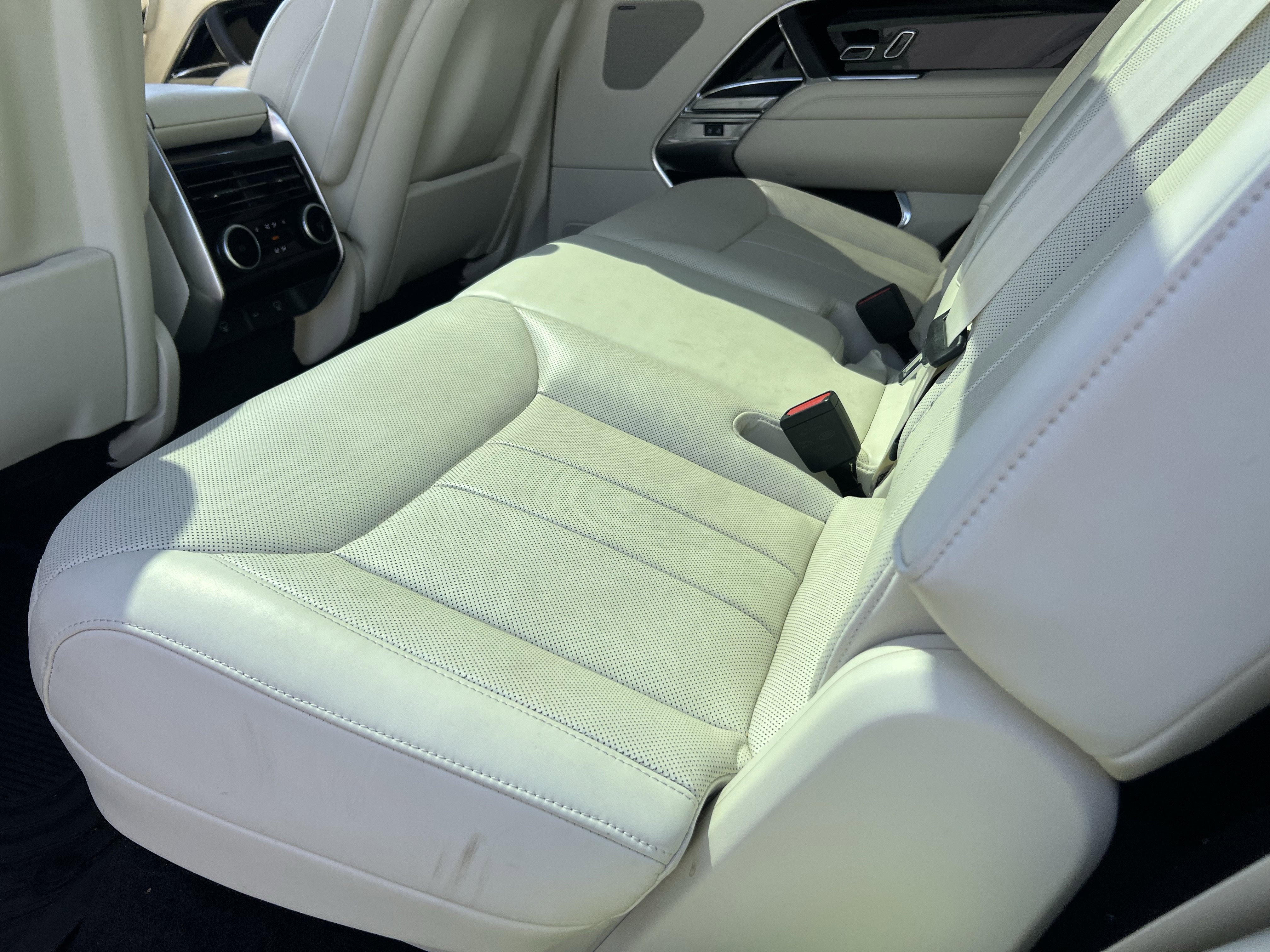 Certified 2023 Land Rover Range Rover Long Wheelbase SE image 30