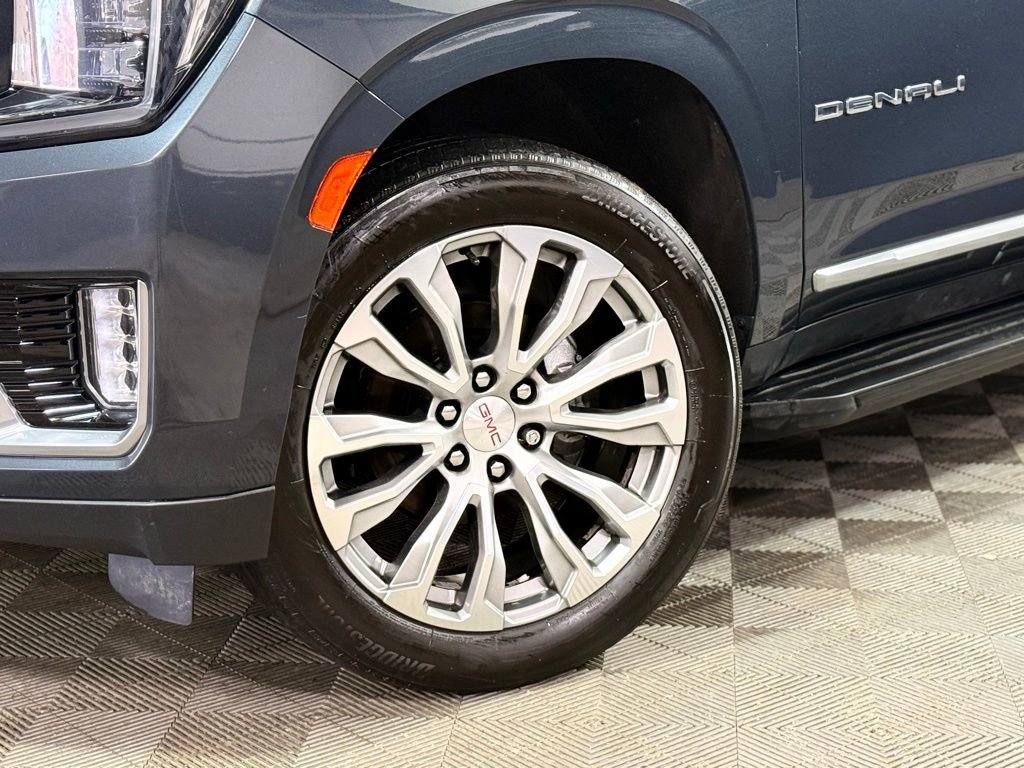 Used 2021 GMC Yukon Denali w/ LPO, Illumination Package image 2