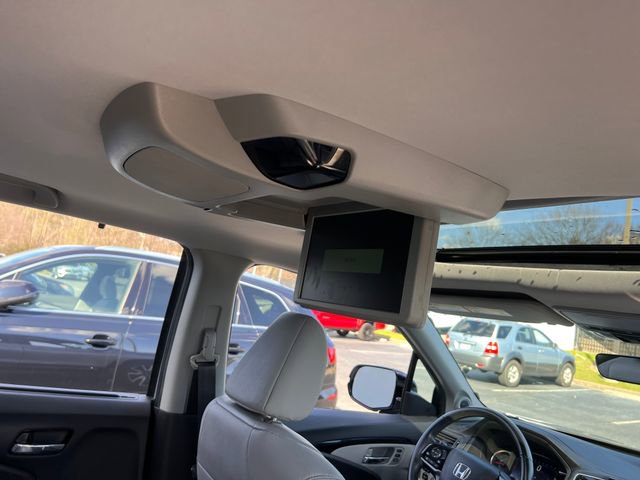 Used 2020 Honda Pilot Touring image 32