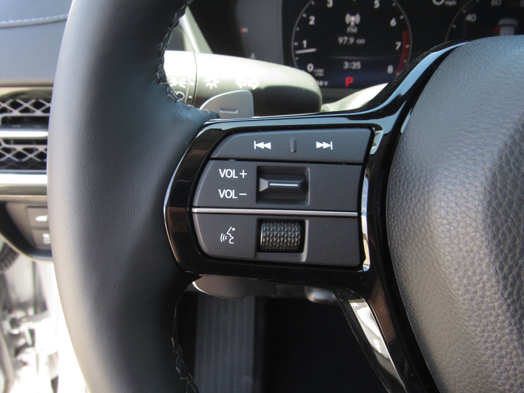 Certified 2025 Acura ADX FWD image 27