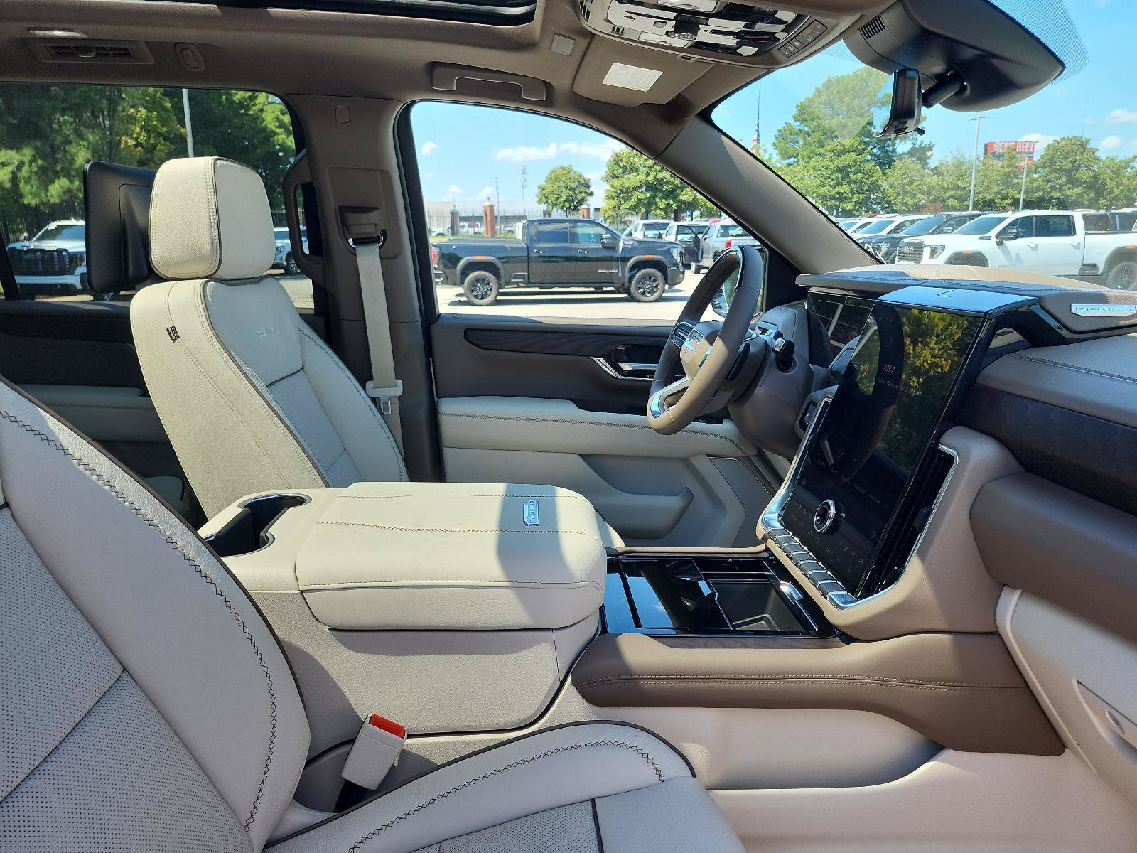 New 2026 GMC Yukon XL Denali w/ Denali Reserve Package AWD/4WD image 6