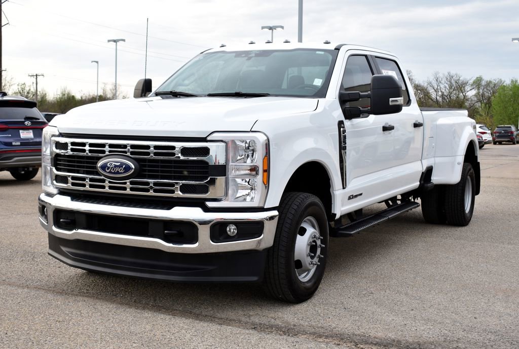 Used 2025 Ford F350 XL AWD/4WD image 1