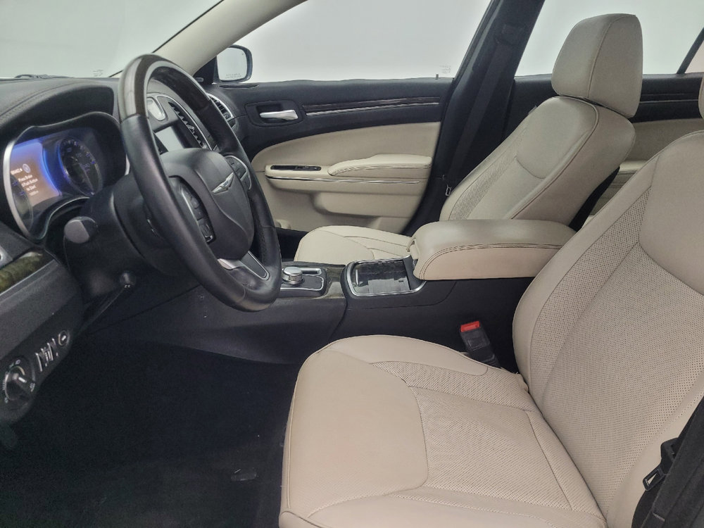 Used 2016 Chrysler 300 C image 17