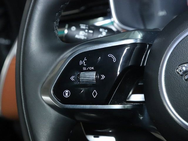 Certified 2025 Jaguar F-PACE R-Dynamic S image 23